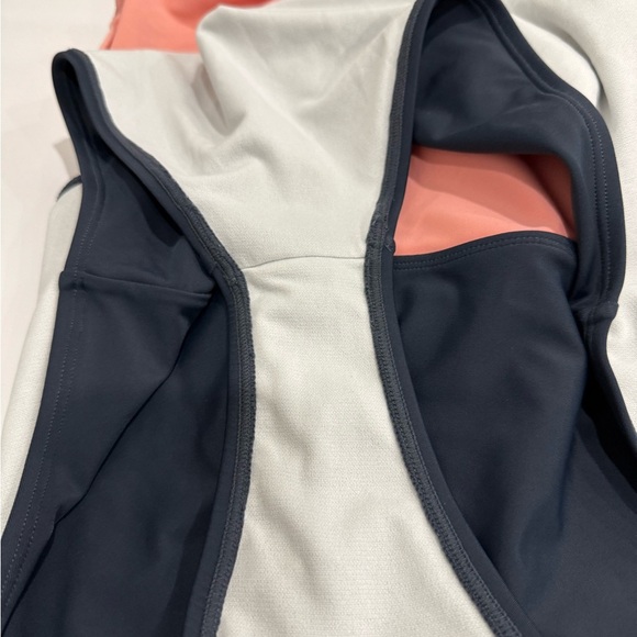 Coral and White Swimsuit Size XL Beach Pool Vacation Summer - Picture 4 of 7